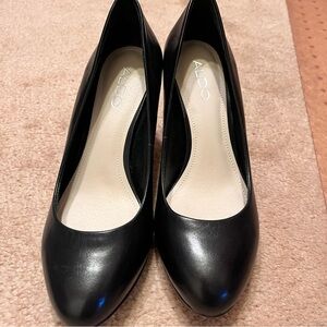 Aldo black heel pumps